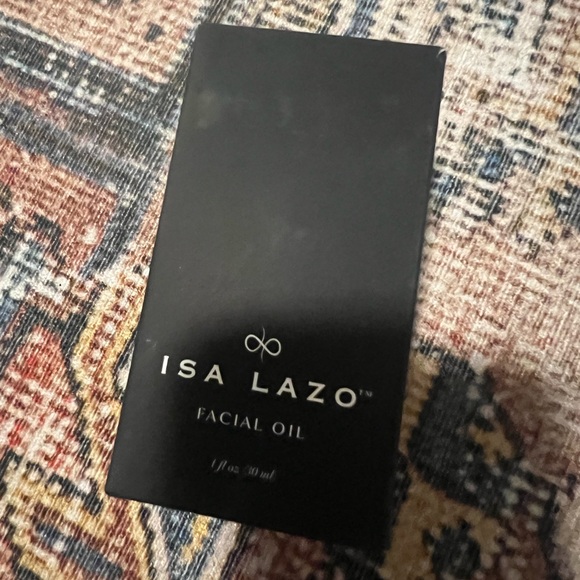 Isa Lazo Facial Oil New - Picture 3 of 4